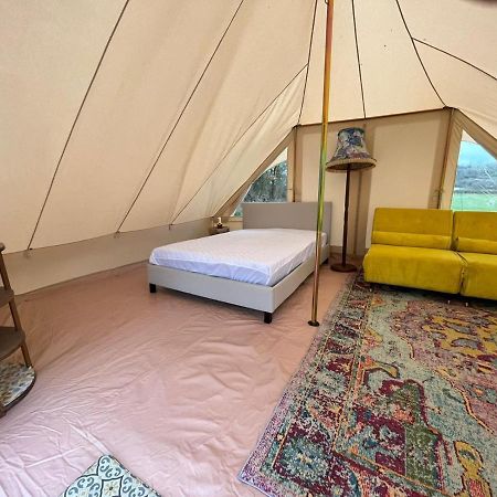1 Glamping Tent With Kitchen & Electric On Small Family Campsite, No Bedding Supplied ناربيرث المظهر الخارجي الصورة