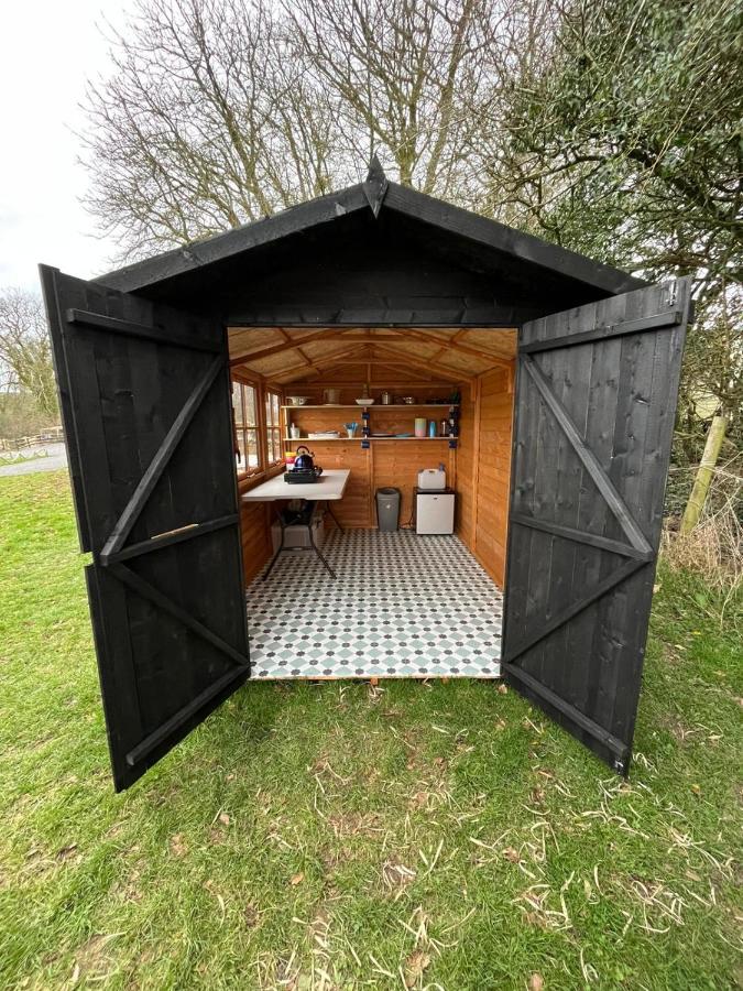 1 Glamping Tent With Kitchen & Electric On Small Family Campsite, No Bedding Supplied ناربيرث المظهر الخارجي الصورة